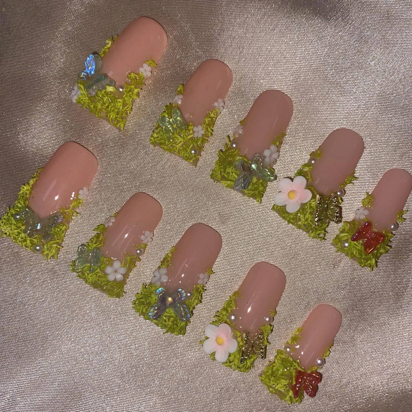 High Quality Multiply Designs 3D Handmade Customize Salon Press on Nails Acrylic Materials Set Good Vibrations
