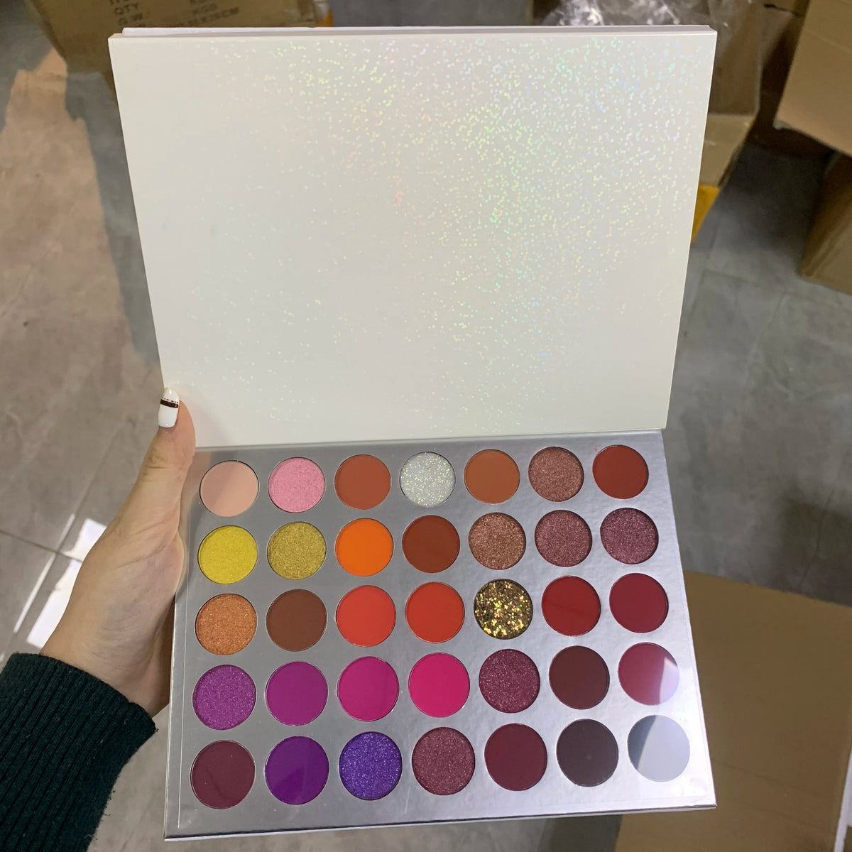 Wholesale Custom Your Own Brand Makeup Eye Shadow Palette Private Label Makeup Eyeshadow Palette Good Vibrations
