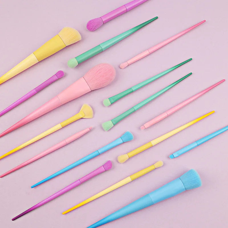 Wholesale 17-Piece Makeup Brush Set in 17 Candy Colors for Face Lips Concealer Eye Shadow Powder Repair Good Vibrations
