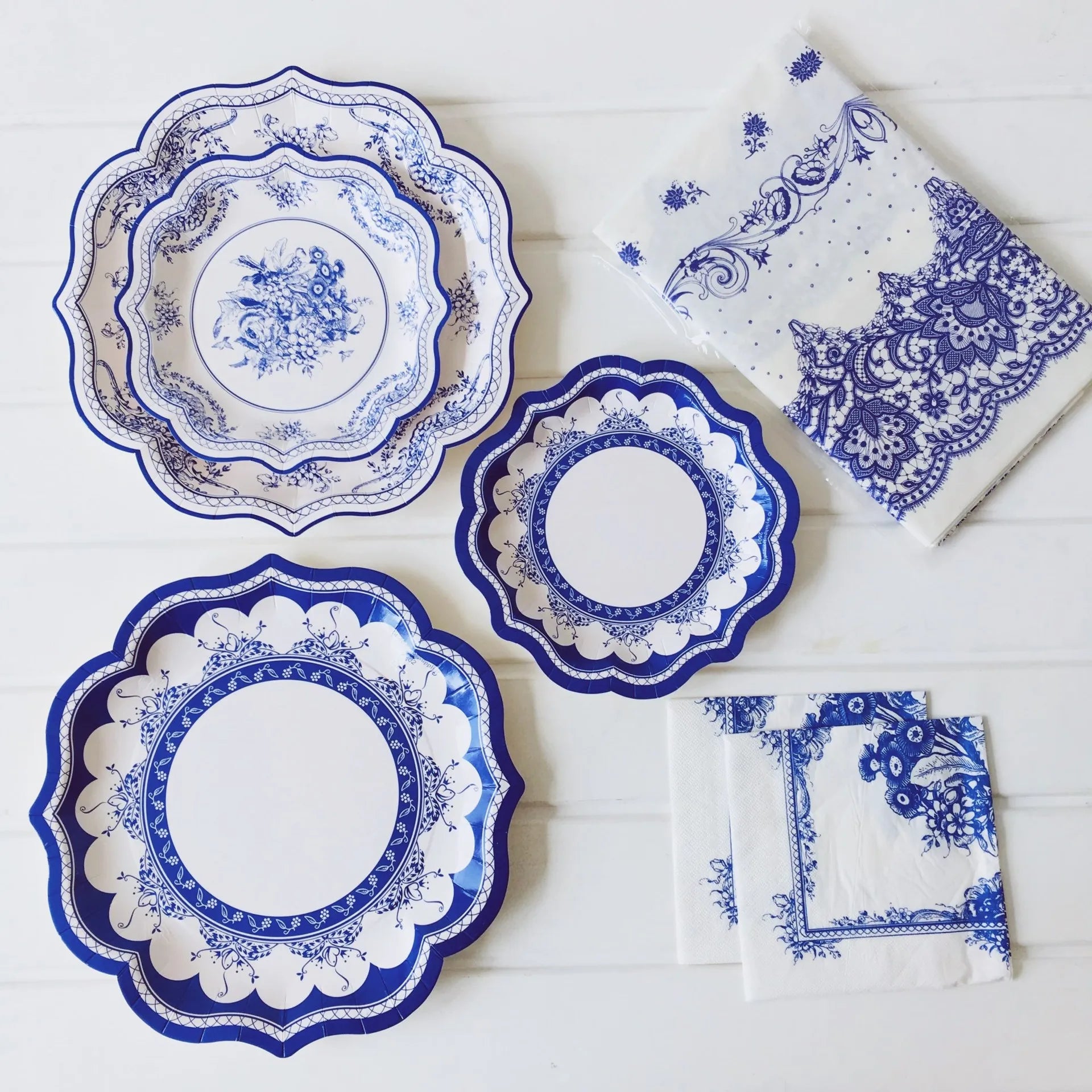 Retro Floral Chinese Style Blue and White Porcelain Paper Plate Party Plates Wedding Lace Dish Disposable Plate 1PC Tablecloth Good Vibrations