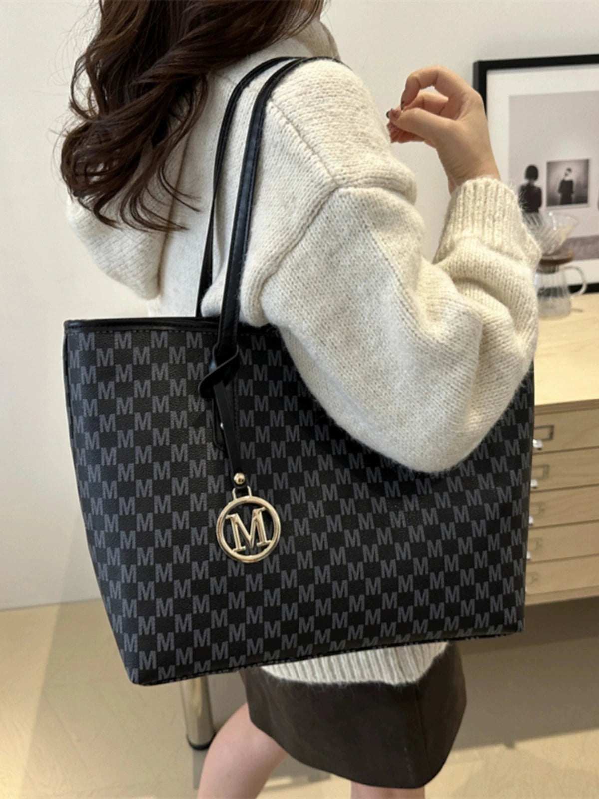 Fancy Underarm Bag Female 2024 New Trendy Women's Bags Shoulder Bag Large Capacity Commuter's All-Matching Hand Carrying Tote Bag Good Vibrations