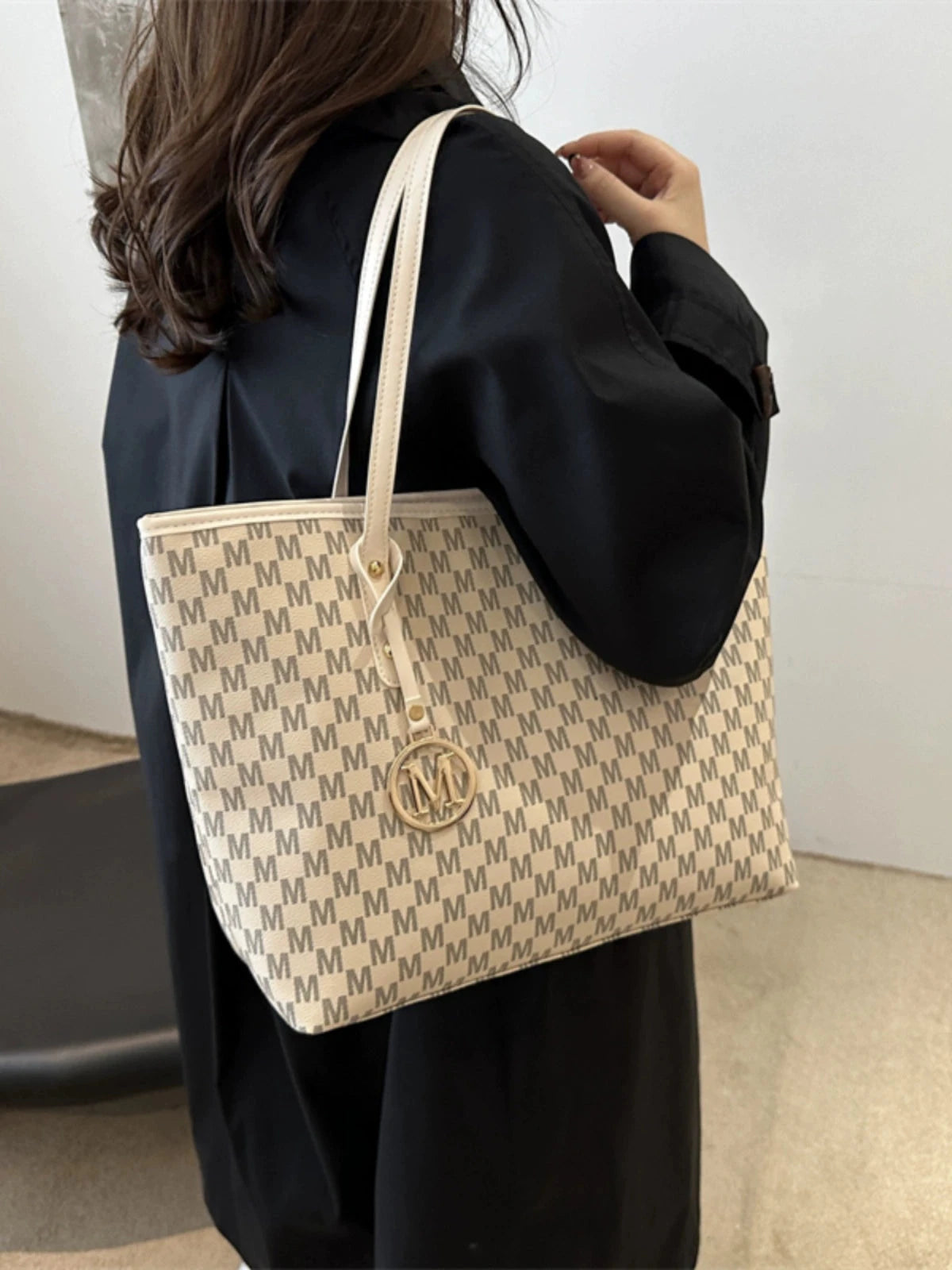 Fancy Underarm Bag Female 2024 New Trendy Women's Bags Shoulder Bag Large Capacity Commuter's All-Matching Hand Carrying Tote Bag Good Vibrations