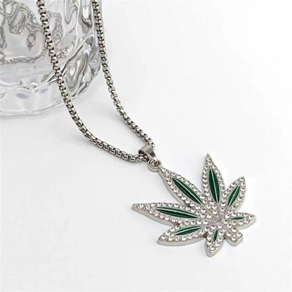 Personalized Punk Hip-hop Jewelry Necklace With Oil Inlaid Diamond Alloy Maple Leaf Pendant And Accessory Material Good Vibrations