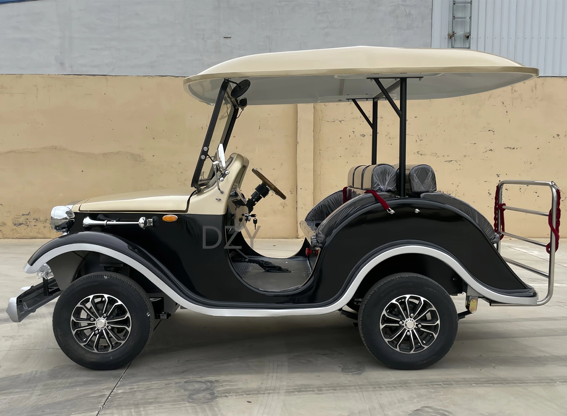 2025  New Design Outdoor Vintage Car Hot 6 Seat Electric 4 Wheel Classic Car Vacation Villages Factory Cheap Price 3+3 Club Car Good Vibrations