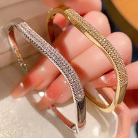New Exquisite All-match Simple Bracelet Sweet Fashion Temperament Bracelet Women's Banquet Bracelet Good Vibrations