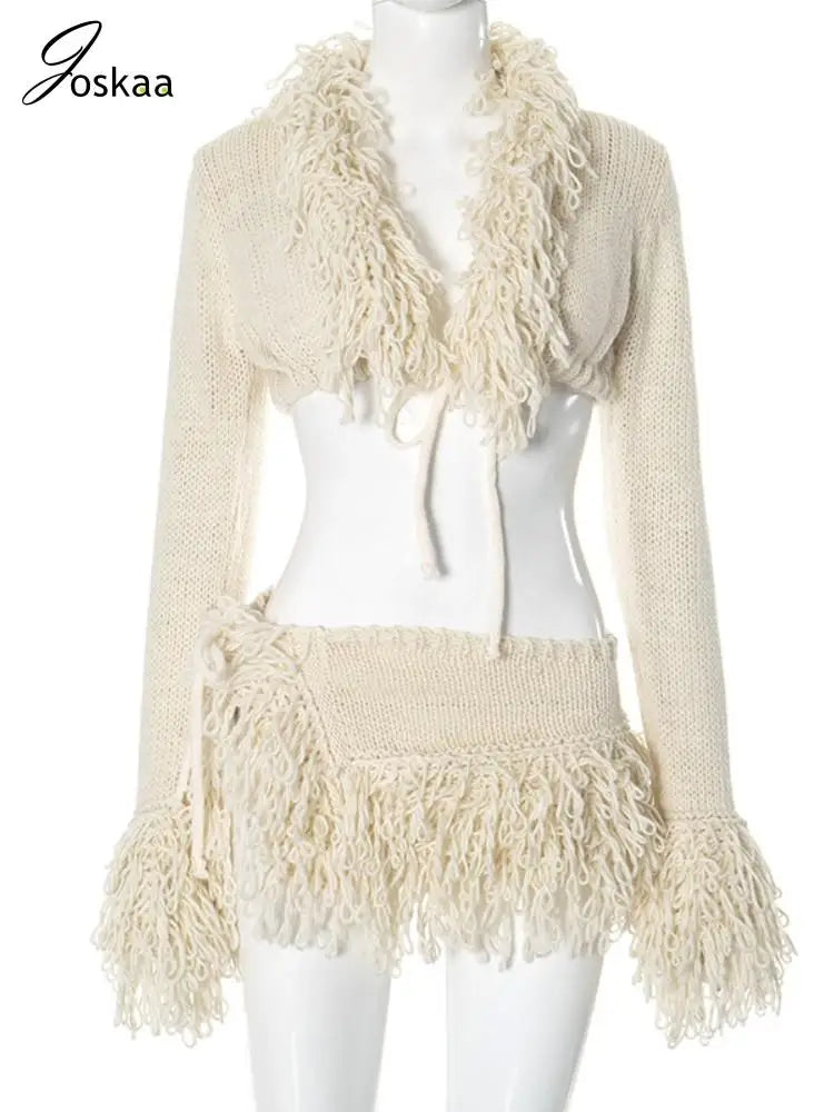 Joskaa knitted tassels 2 piece set, sexy long sleeve clubwear in beige.