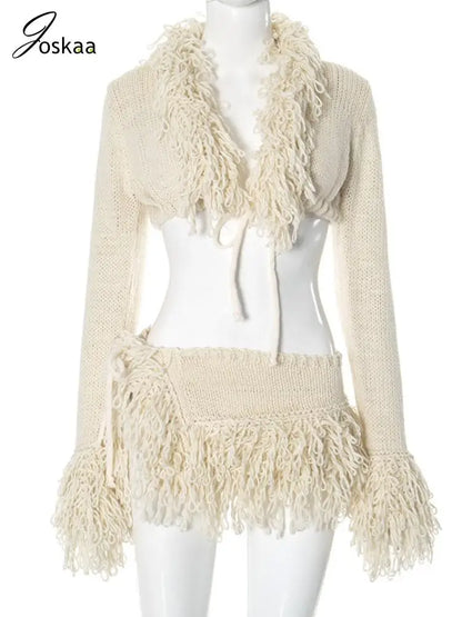 Joskaa knitted tassels 2 piece set, sexy long sleeve clubwear in beige.
