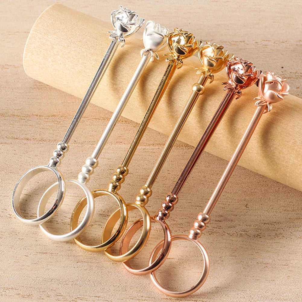 Metal Cigarette Holder Ring Rose Finger Joint Elegant Clip for Women Men Ladies Protecting Fingers from Burn Stain Good Vibrations Adult Super Store