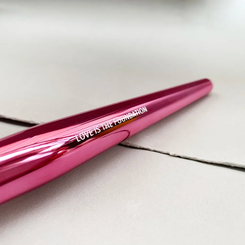 Love Beauty Fully Love is The Foundation Brush Pink Heart-Shaped Flawless Foundation Cream Makeup Brush Beauty Tool Good Vibrations