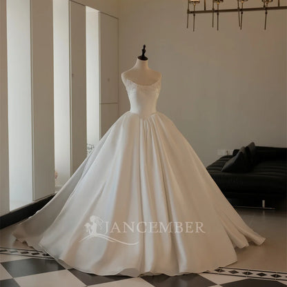 Ivory Boho Lace Wedding Dresses Ball Gown Sleeveless Appliques Sexy Strapless Bridal Gowns Puff Satin Wedding Gowns Customized