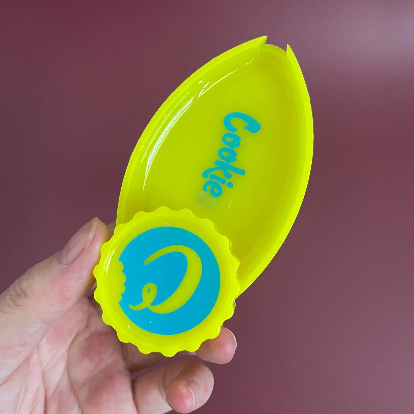 2 IN 1 Crusher with Mini Tray Cheap Plastic Wholesale Crusher Good Vibrations Adult Super Store