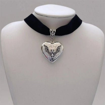 Fashion New  Silver Color Heart Pendant Necklace Stainless Steel Retro Simple Personality Punk Style Men and Women Accessories Good Vibrations