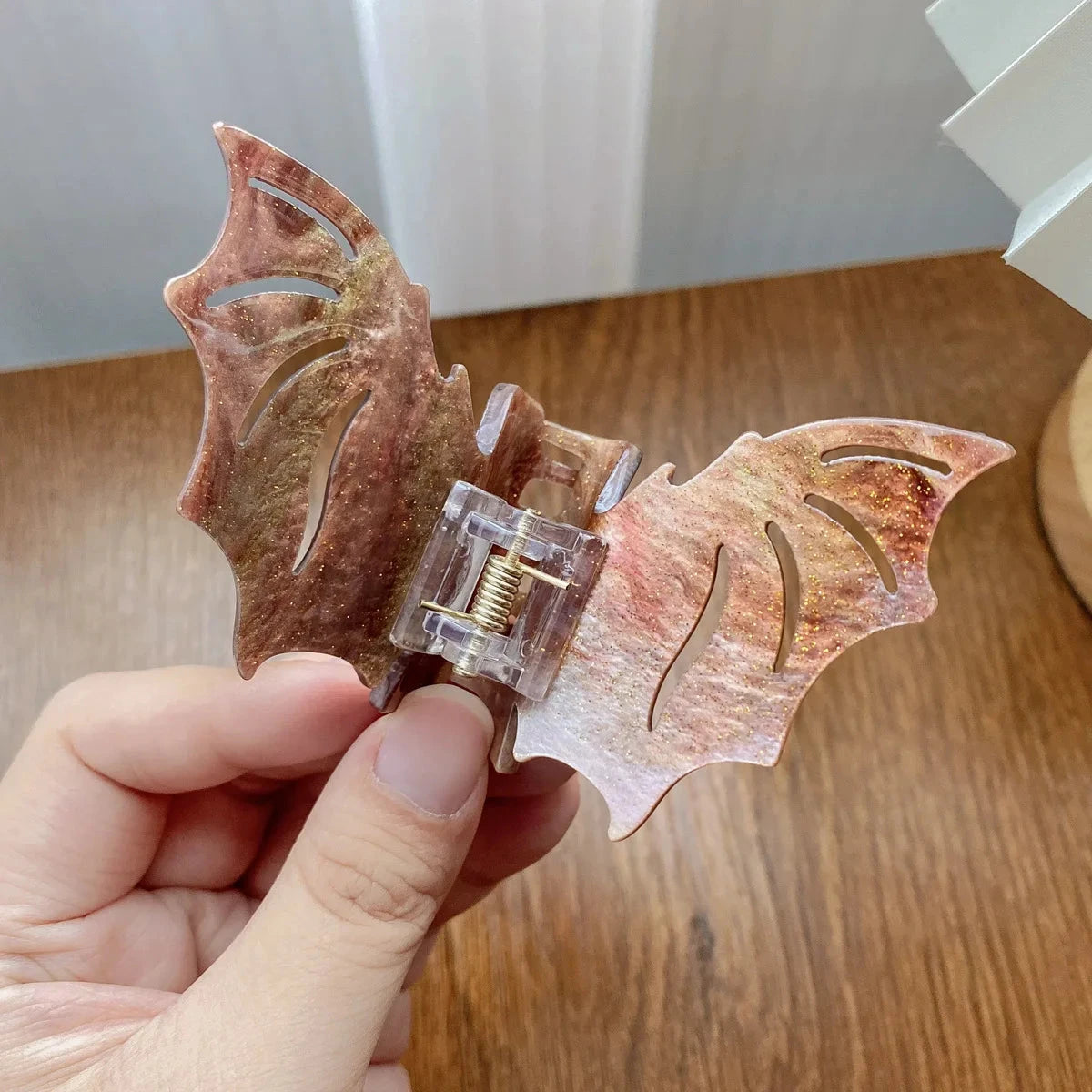 New Halloween Hair Clip Gothic Bat Hair Claws Funny Crab Hair Clip Hair Shark clip Fashion Claw Clip Hair Accessories for Women Good Vibrations