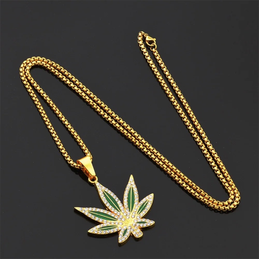 Personalized Punk Hip-hop Jewelry Necklace With Oil Inlaid Diamond Alloy Maple Leaf Pendant And Accessory Material Good Vibrations