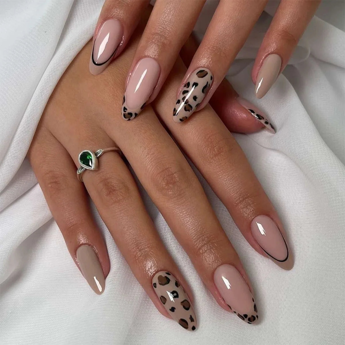 Black Leopard Print Light Yellow French Red Flowers Fake Nails Fashion Detachable Finished False Nails Press on Nails with Glue Good Vibrations