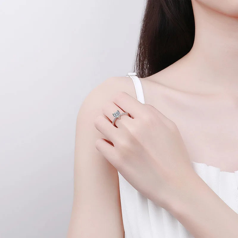 925 Sterling Silver Classic Ring for Women Heart jewelry simple diamond ring imitation diamond women's ring R235 Good Vibrations