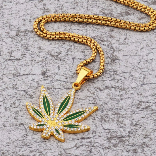 Personalized Punk Hip-hop Jewelry Necklace With Oil Inlaid Diamond Alloy Maple Leaf Pendant And Accessory Material Good Vibrations