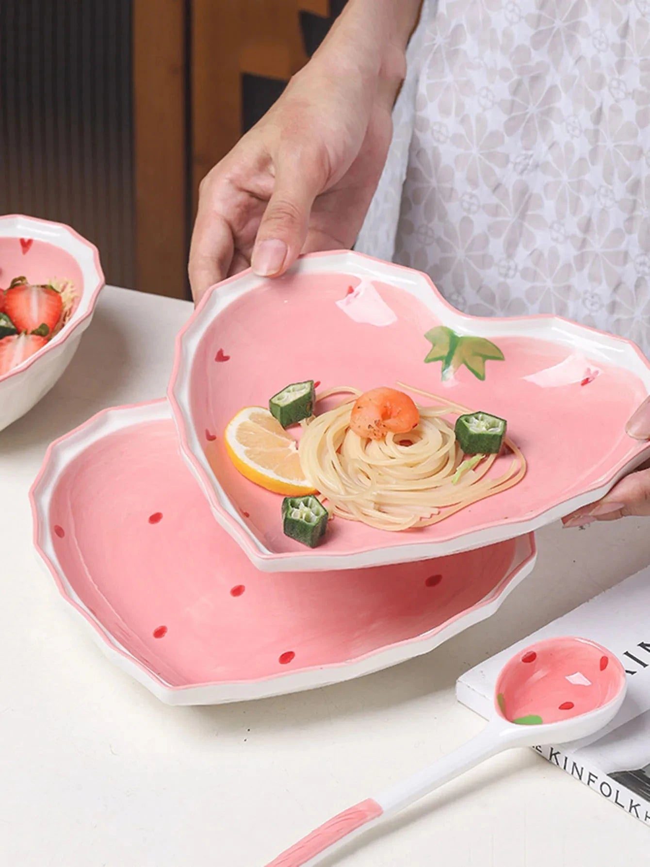 3pcs Strawberry Bowl Spoon Plate set beautiful girl heart bowl salad bowl dessert household tableware Good Vibrations
