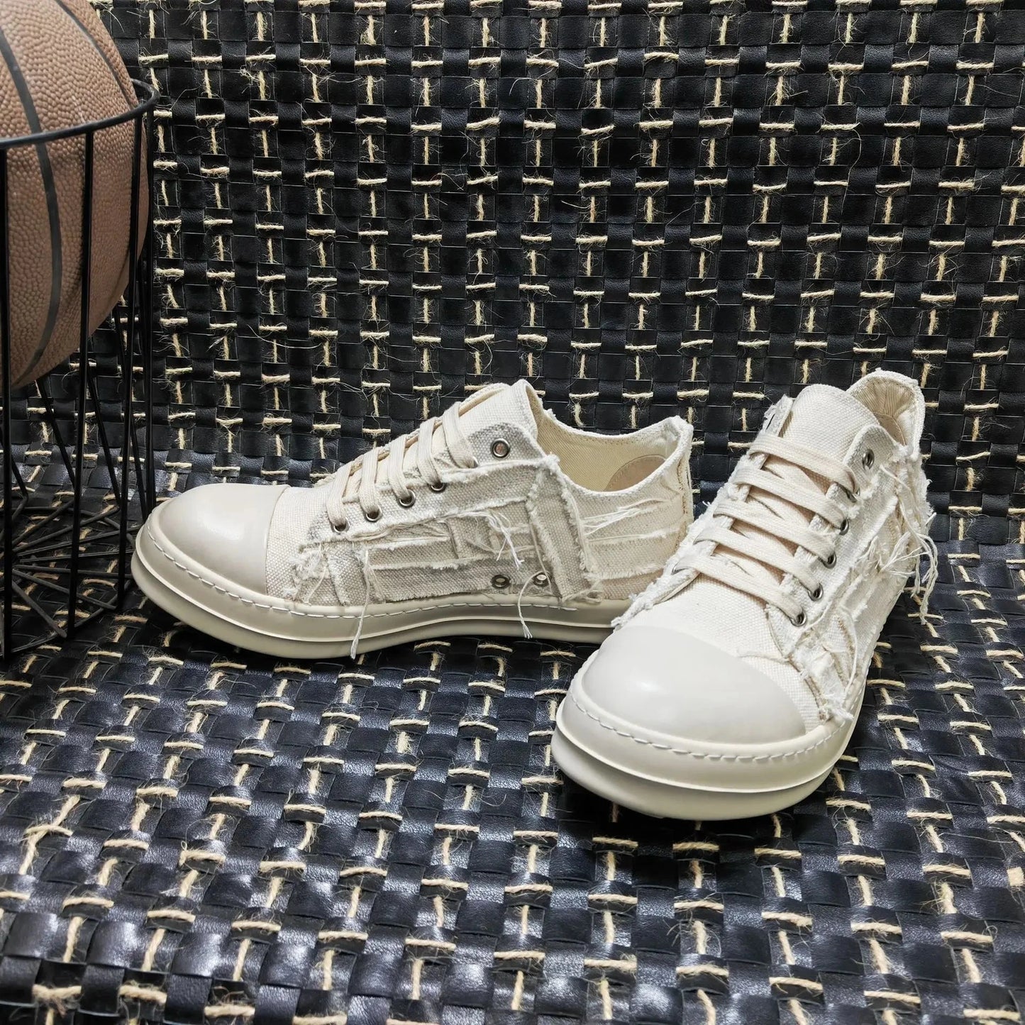 New Designer Men's Women Breathable High Top Casual Shoes Men's Women Flat Sports Shoes Low Top Lace Up Canvas Shoes Large Size Good Vibrations