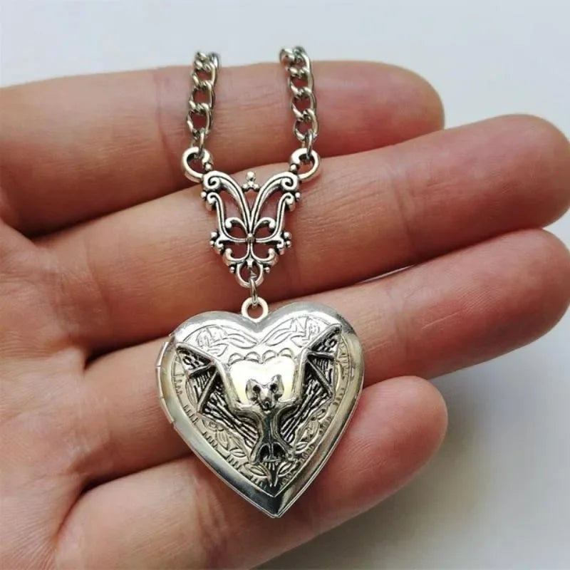 Fashion New  Silver Color Heart Pendant Necklace Stainless Steel Retro Simple Personality Punk Style Men and Women Accessories Good Vibrations