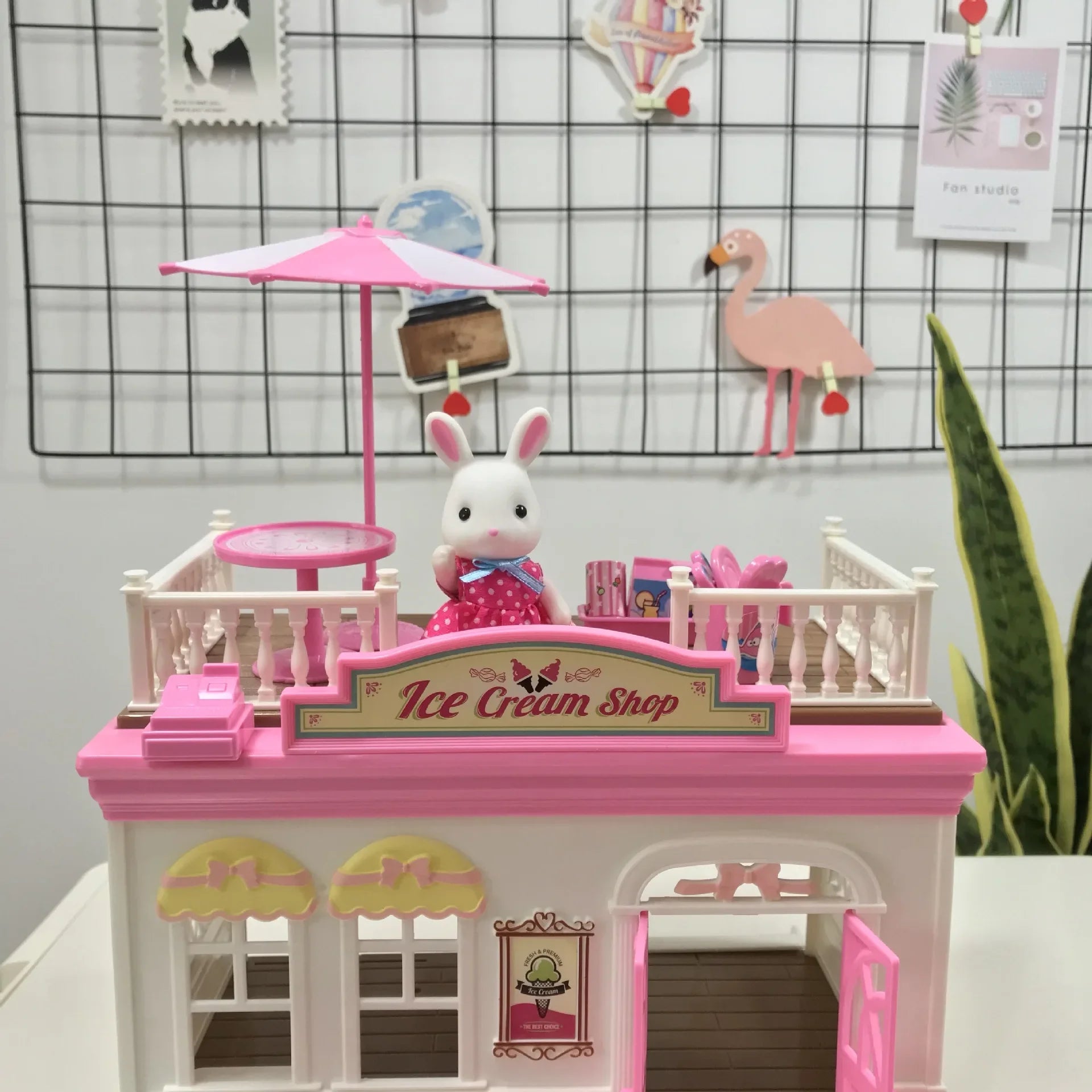 New Forest Family Microfilm Furniture Bathroon Kitchens Dining Bed Wardrobe Model Play House 1/12 Doll house Toys Birthday Gifts Good Vibrations