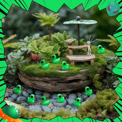 50 Pcs Green Alien Duck Figurine Halloween Mini Funny UFO Sci-fi Resin Duck for Party Favors Dashboard Desk Cute Alien Decor Good Vibrations