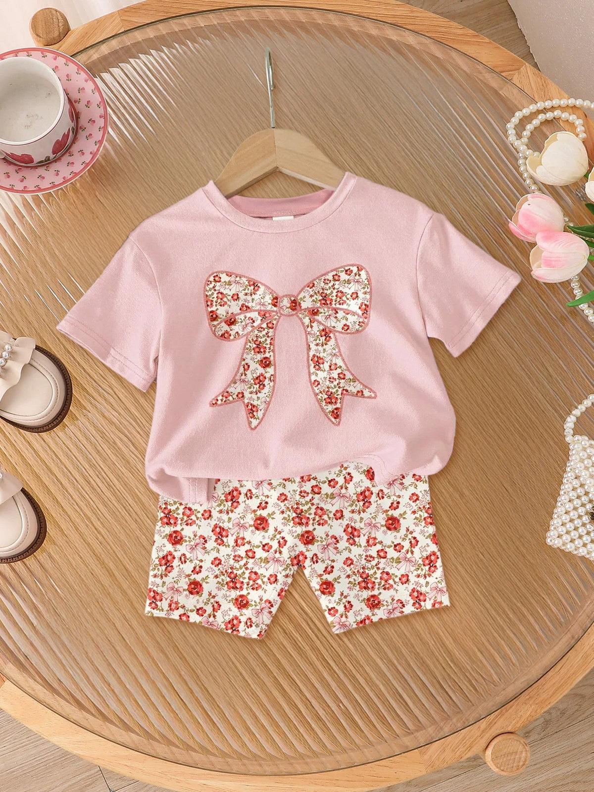 2-Piece Set of Simple and Versatile Casual Summer Outfits for Girls: Toddler Girls' Bowknot Round-Neck Short-Sleeve Top + Elastic Waist Floral Print Shorts, Outdoor Stylish and Youthful Children's Clothing Good Vibrations