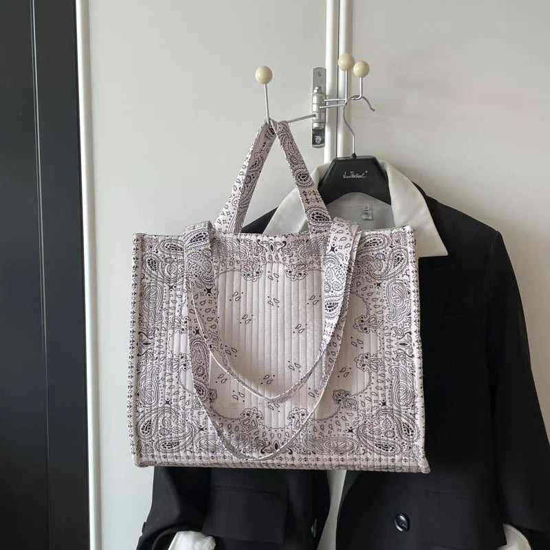 Women Paisley Print Quilted Tote Bag Large Capacity Casual Shoulder Handbag Vintage Bandana Pattern Commuter Shopping Bag Good Vibrations