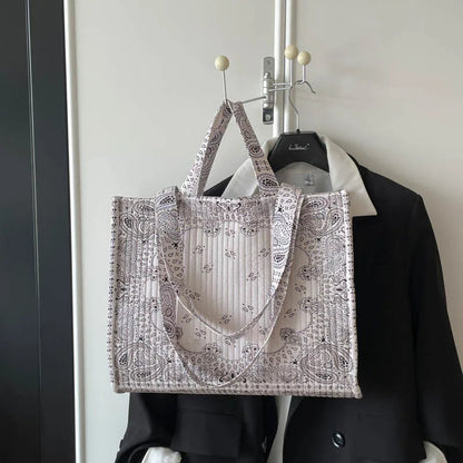 Women Paisley Print Quilted Tote Bag Large Capacity Casual Shoulder Handbag Vintage Bandana Pattern Commuter Shopping Bag Good Vibrations