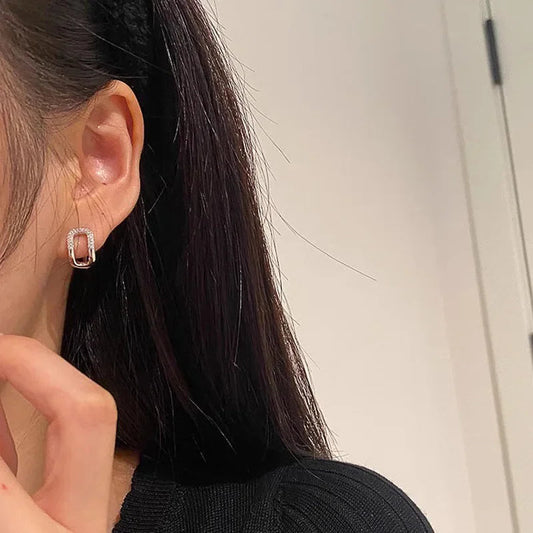 2026 New European and American Simple Geometric Ear Buckle Women's Fashion Personality Compact Half Circle Zircon Jewelry Good Vibrations
