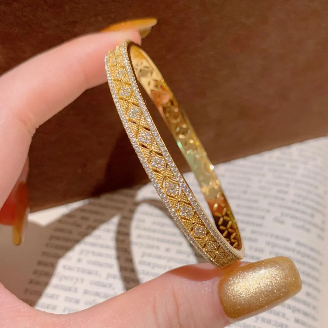 Charm dignified bracelet for women diamond inlay hollow out antique gold craftsmanship light luxury exquisite bangles jewelry Good Vibrations