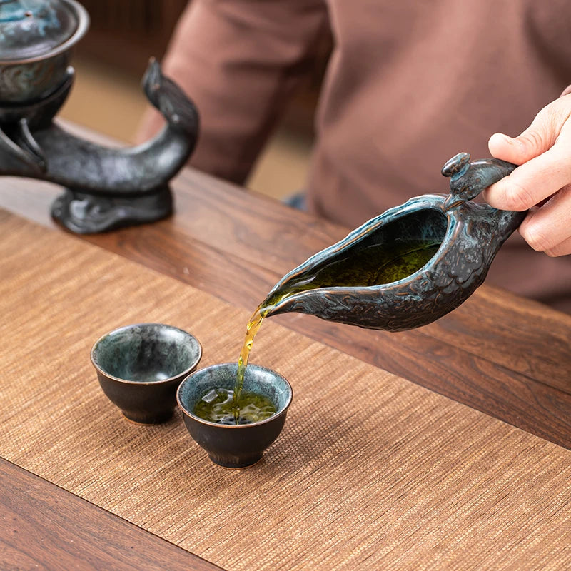 1 Set of Rotating Teapot, Ceramic Kiln Turned Ruyi Dragon-Shaped Teapot Set, Teapot with 8 Teacups, Without Tea Tray, Semi-Automatic Tea Set, Lazy Kung Fu Tea Set, All in One Coffee Drink Set, Novelty Tea Gift Good Vibrations