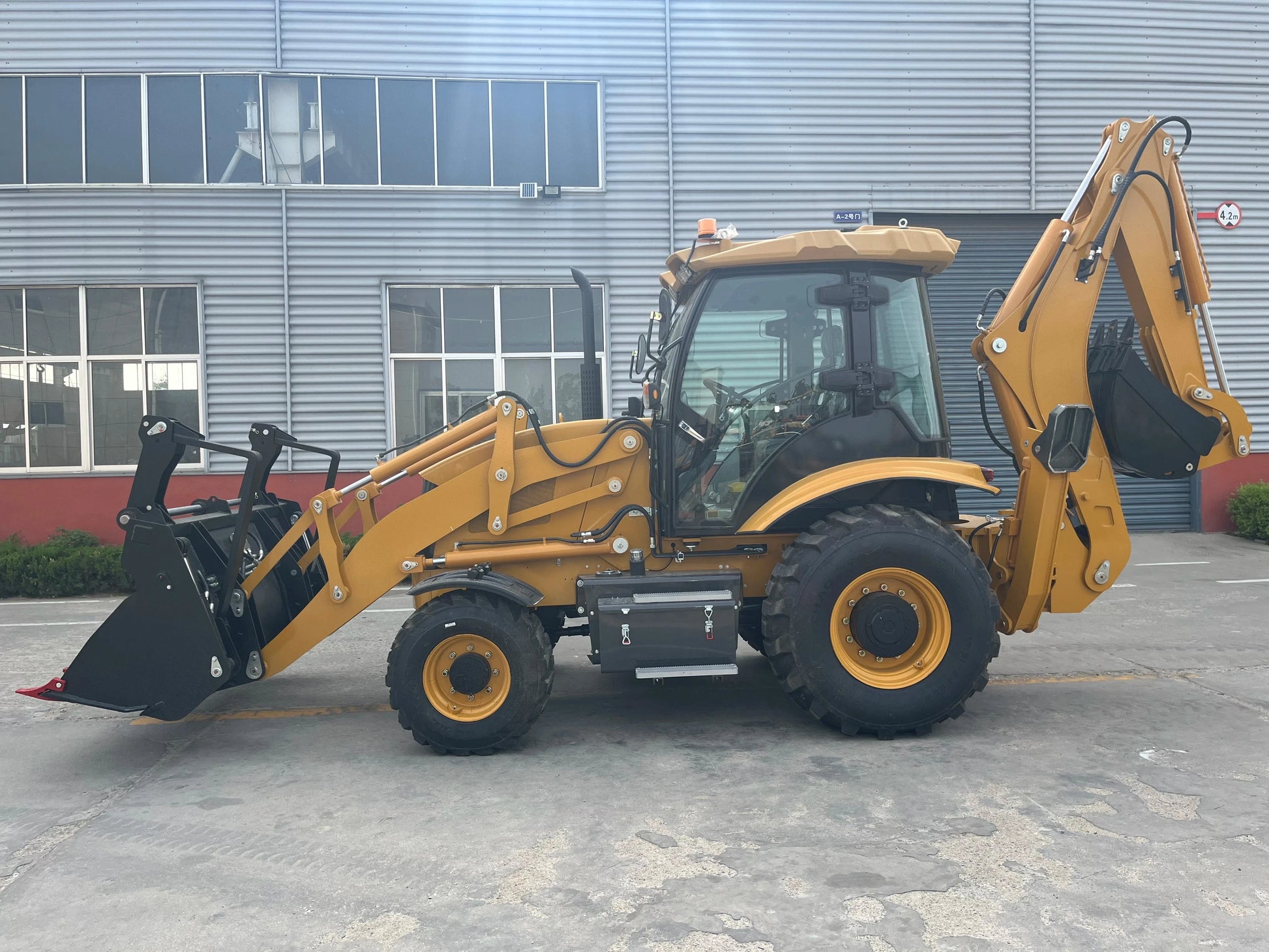 Backhoe Loader China Manufacturer Front Loader 4X4 Agricultural tractor Wheel Loader Cummins diesel Engine Customizable Digger Good Vibrations