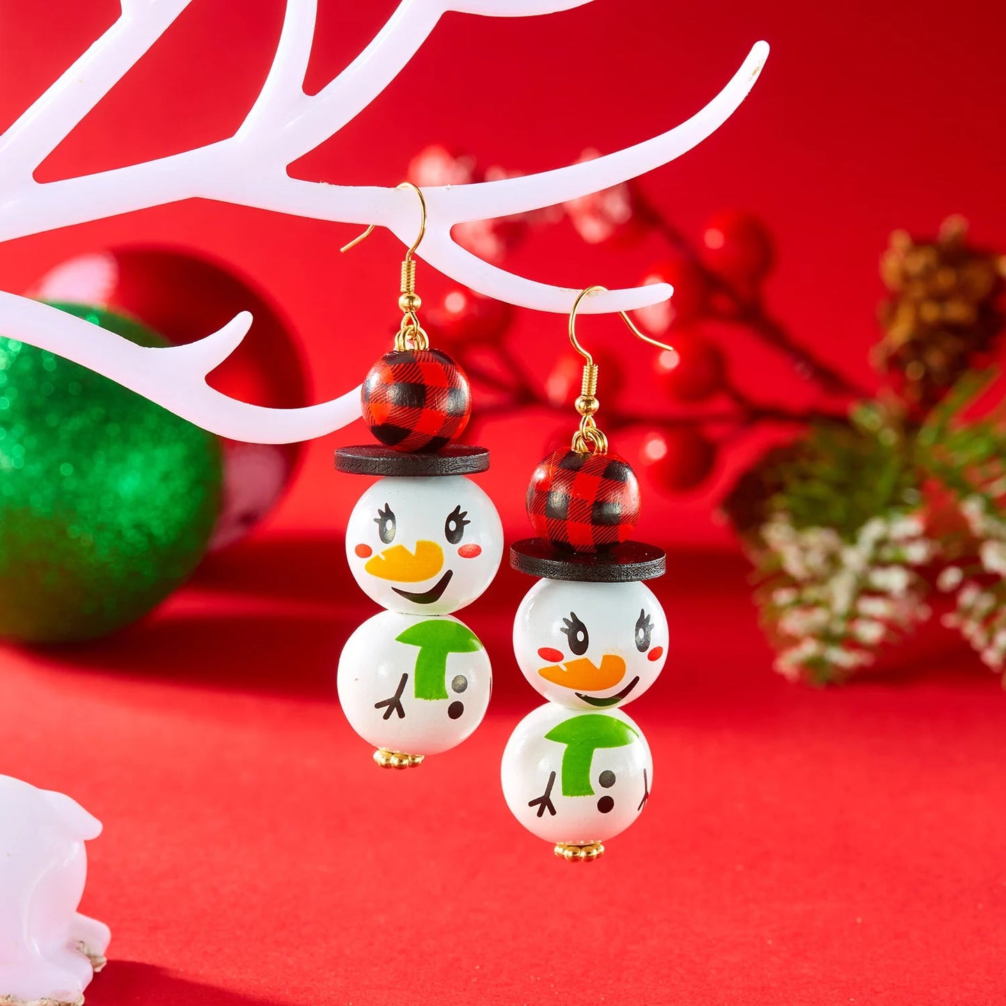 Cartoon Wooden Snowman Dangle Earrings For Women Wear A Hat Cute Santa Claus Wood Beads Earring Christmas Party New Year Gifts Good Vibrations