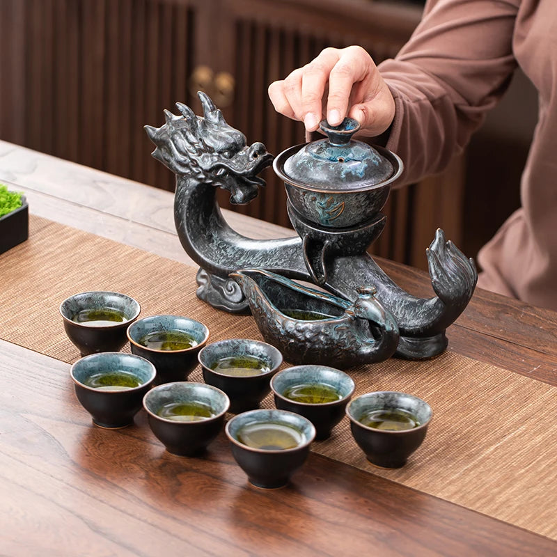 1 Set of Rotating Teapot, Ceramic Kiln Turned Ruyi Dragon-Shaped Teapot Set, Teapot with 8 Teacups, Without Tea Tray, Semi-Automatic Tea Set, Lazy Kung Fu Tea Set, All in One Coffee Drink Set, Novelty Tea Gift Good Vibrations