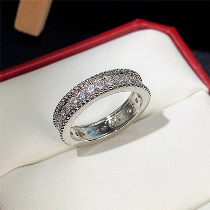 New Fashion Contracted Design Women's Ring with Brilliant White Cubic Zirconia Wedding Party Daily Wearable Statement Jewelry Good Vibrations