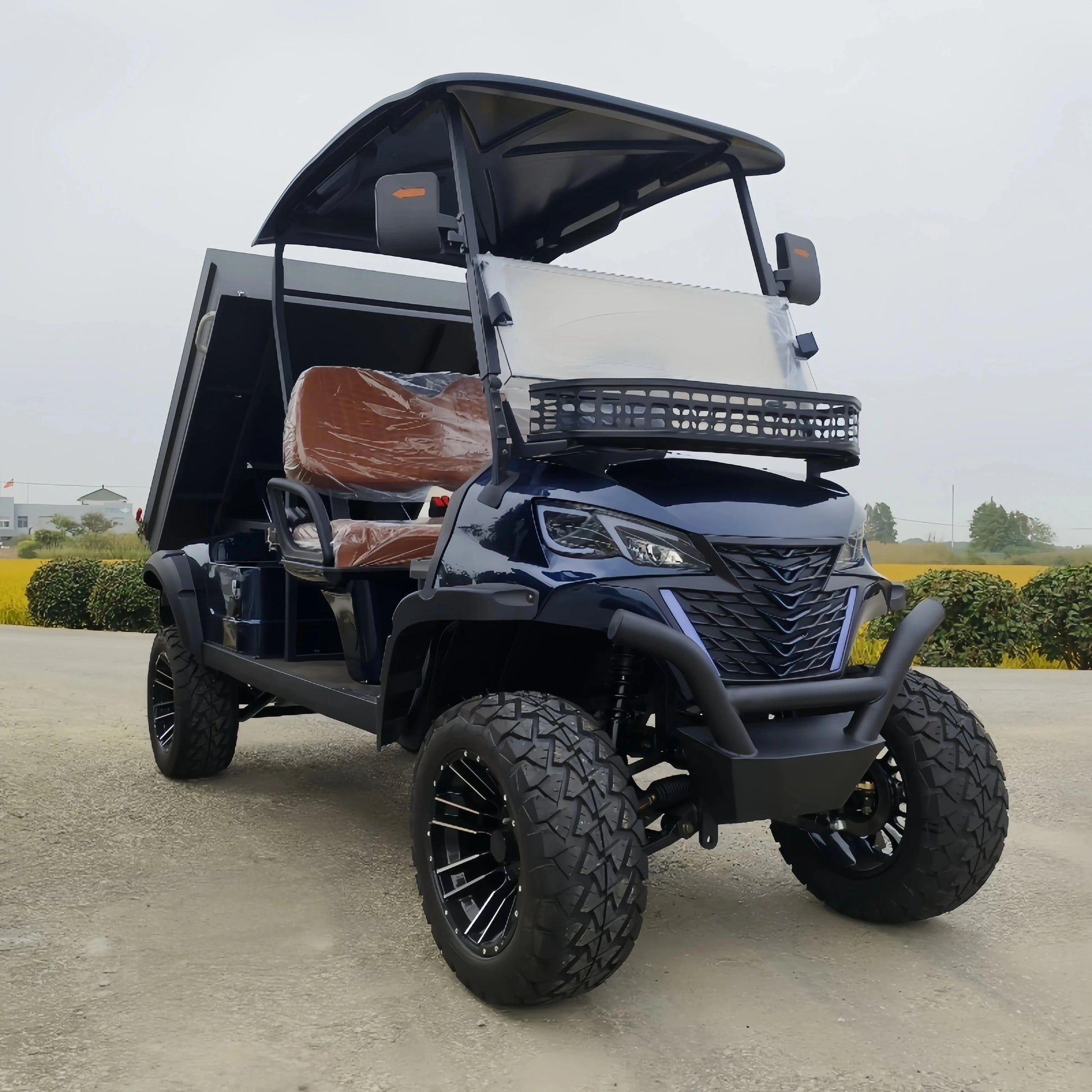 Energy Saving Effect of Manufacturer's 4+2 Seat Electric off-Road Vehicle, Four-Wheel Golf Cart    Truck with a trailer attached Good Vibrations