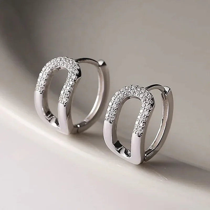 2026 New European and American Simple Geometric Ear Buckle Women's Fashion Personality Compact Half Circle Zircon Jewelry Good Vibrations