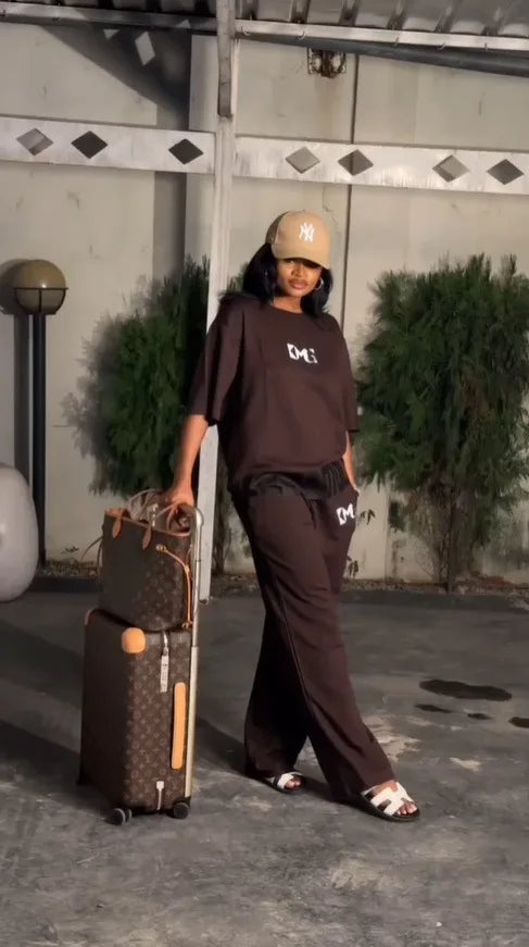 2025 Short-sleeved Suit Casual And Fashionable Sports Two-piece Set Loose Loose And Slimming Conjuntos Para Mujeres 2 Piezas Good Vibrations