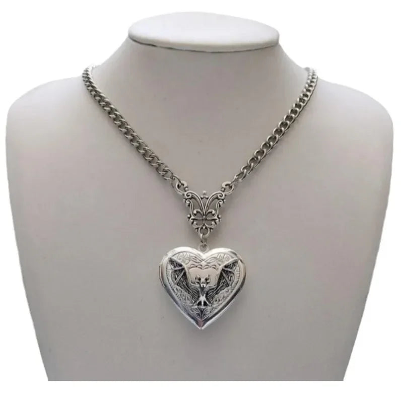 Fashion New  Silver Color Heart Pendant Necklace Stainless Steel Retro Simple Personality Punk Style Men and Women Accessories Good Vibrations