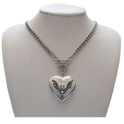 Fashion New  Silver Color Heart Pendant Necklace Stainless Steel Retro Simple Personality Punk Style Men and Women Accessories Good Vibrations