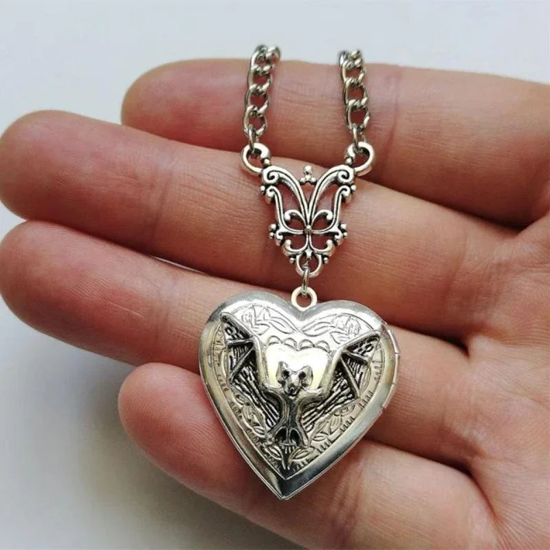 Fashion New  Silver Color Heart Pendant Necklace Stainless Steel Retro Simple Personality Punk Style Men and Women Accessories Good Vibrations
