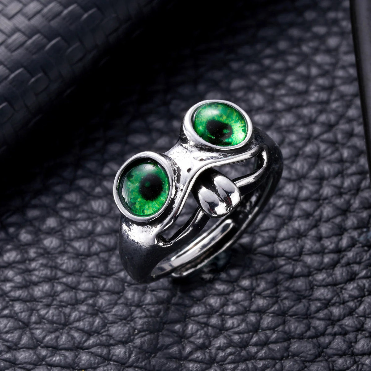 Funny Tongue Out Frog Animal Rings For Men Women Vintage Green Blue Eyes Silver Plated Opening Ring Goth Fashion Party Jewelry Good Vibrations