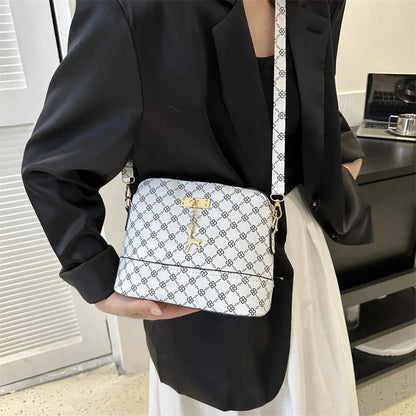 PU Leather Women Shoulder Bag Female Deer Pendant Handbags Girl Small Crossbody Bag Fashion Shell Shape Messenger Bag Bolsos Good Vibrations