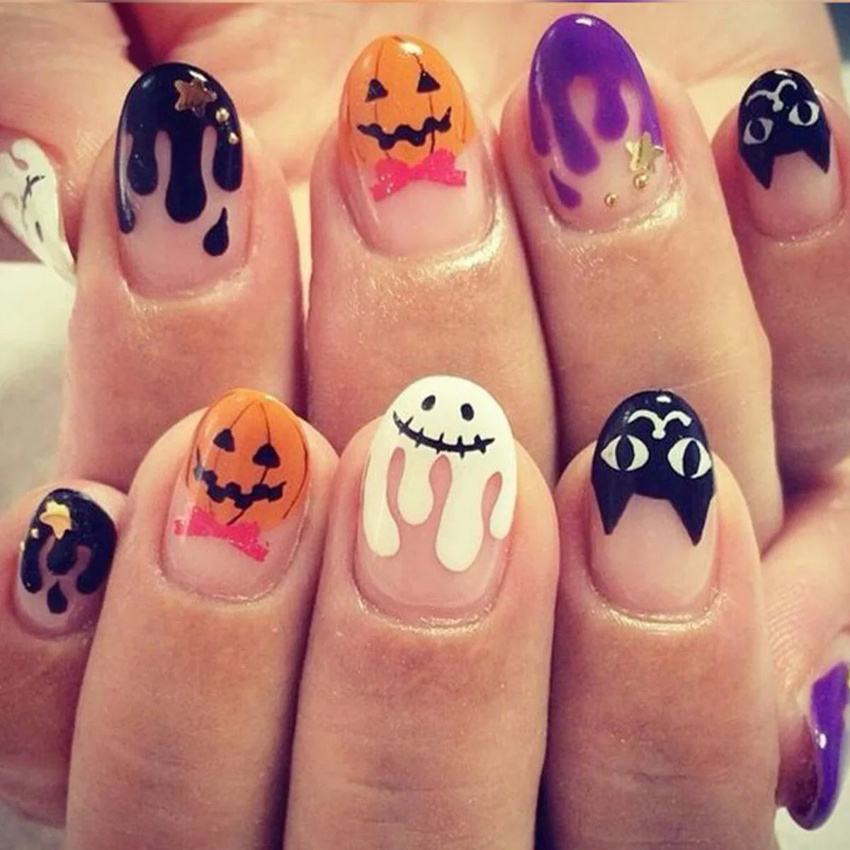24Pcs Halloween False Nails Ghosts Bats Fake Nails Short Square Press on Nails Full Cover Nail Tips Manicure Tools Good Vibrations