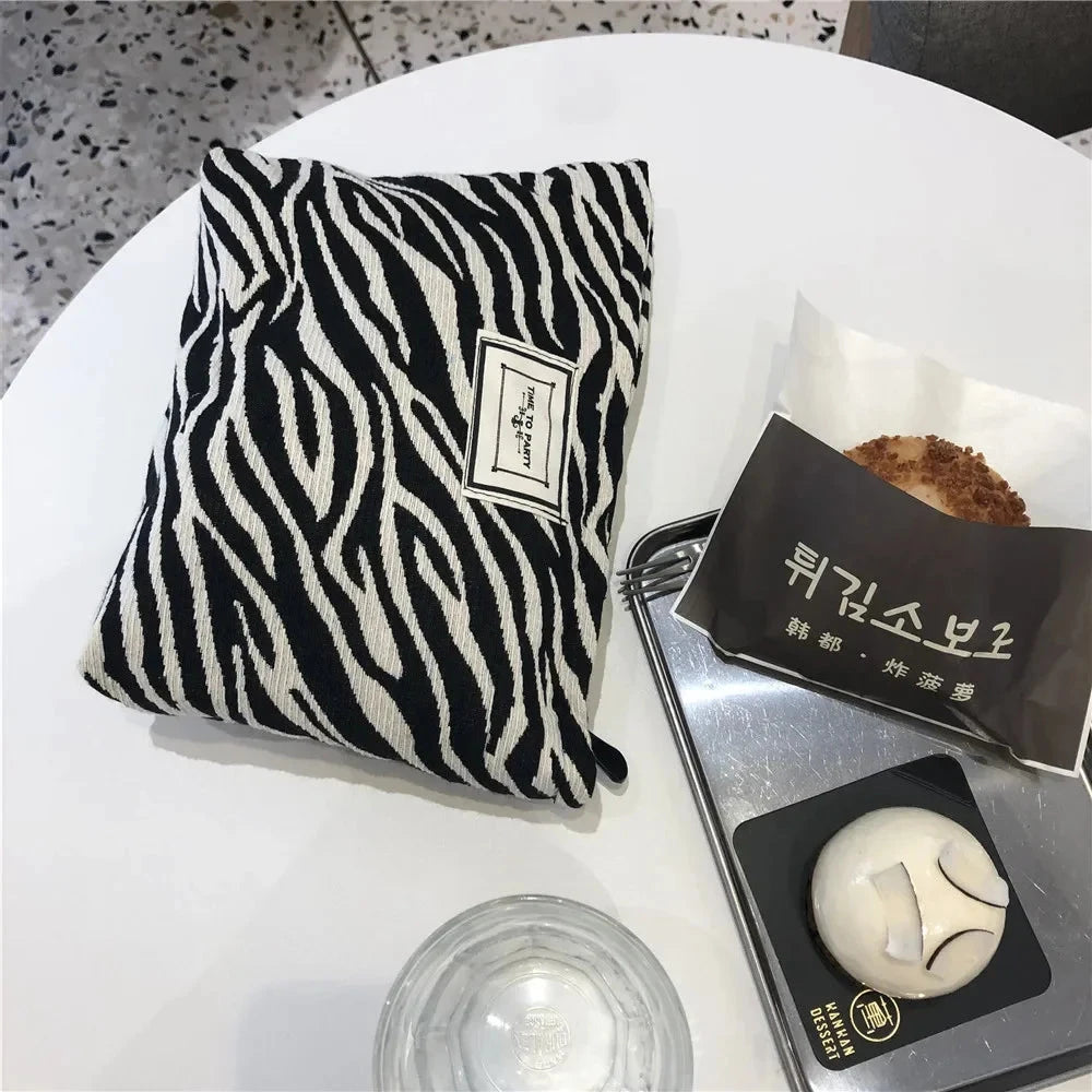 Large Women Leopard Cosmetic Bag Canvas Waterproof Zipper Make Up Bag Travel Washing Makeup Organizer Beauty Case Good Vibrations