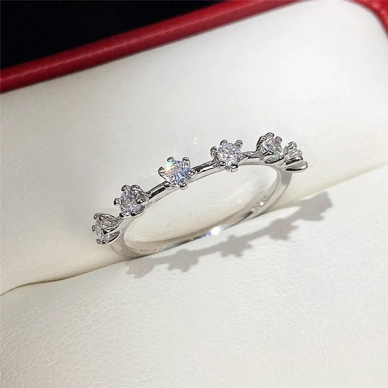 New Fashion Contracted Design Women's Ring with Brilliant White Cubic Zirconia Wedding Party Daily Wearable Statement Jewelry Good Vibrations