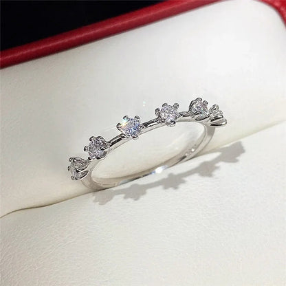 New Fashion Contracted Design Women's Ring with Brilliant White Cubic Zirconia Wedding Party Daily Wearable Statement Jewelry Good Vibrations