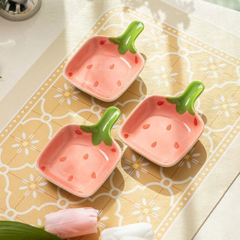 Super Cute Cartoon Strawberry Dipping Saucer Household Three-Dimensional Ceramic Saucer Ketchup Snack Plate Vinaigrette Good Vibrations