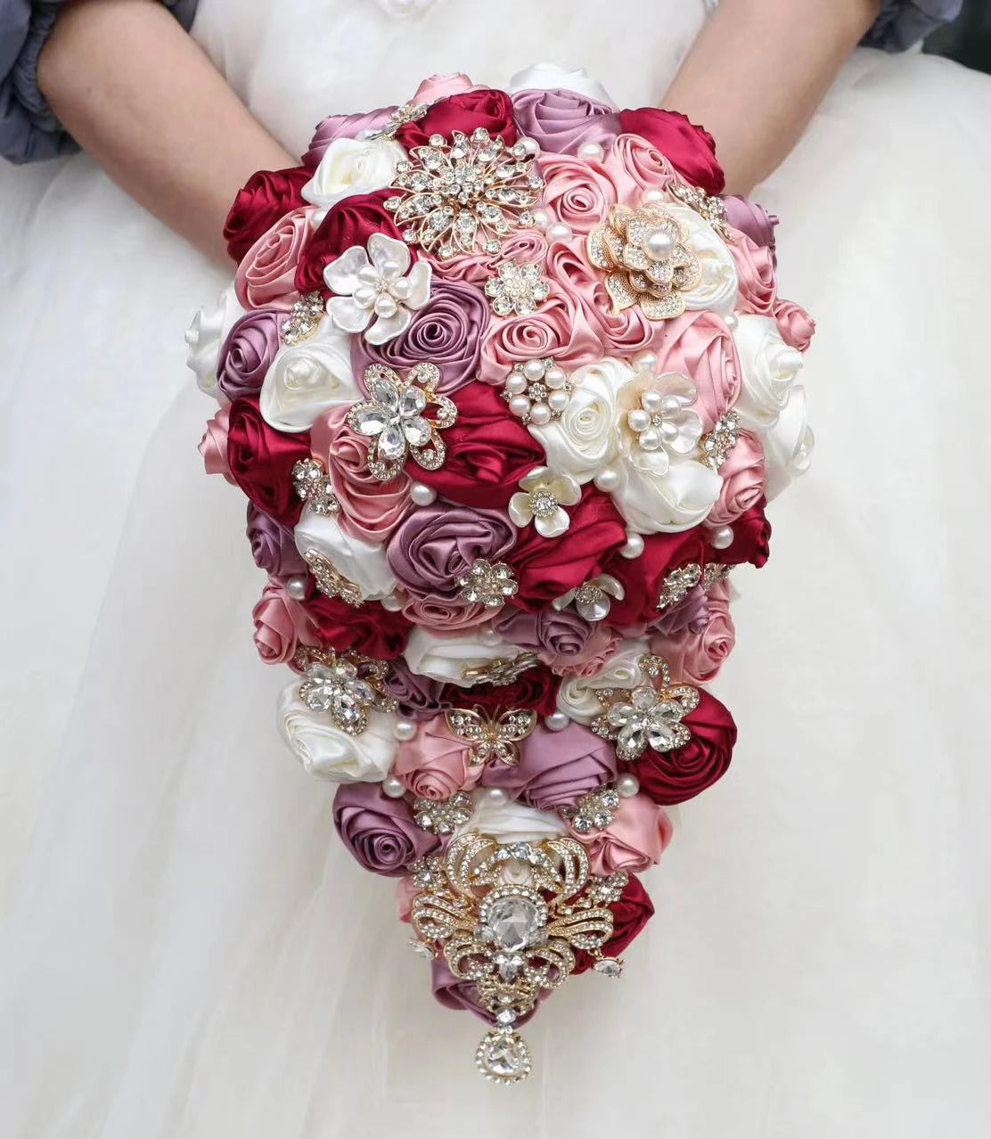 High quality Crystal Bride Waterfall Bouquet Bridesmaids Accessories Handmade Satin Rose Elegant Wedding Flowers Bridal Bouquet Good Vibrations